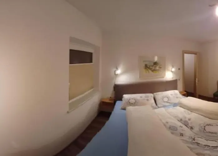 Gaestehaus Koell Roppen