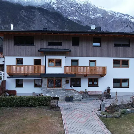 Gaestehaus Koell Apartament Roppen