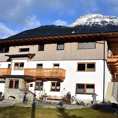 Gaestehaus Koell Apartament Roppen