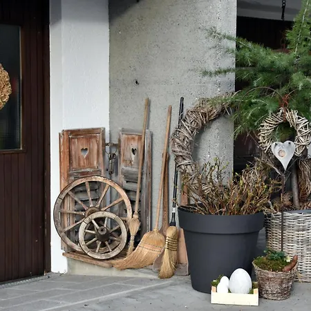 Gaestehaus Koell * Roppen